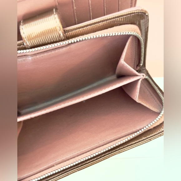 RARE Chanel Patent Leather Wallet - Picture 9 of 10